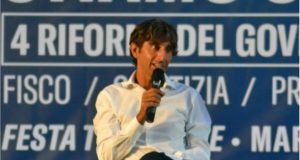 Donzelli lancia insulti pesanti