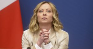 Giorgia Meloni emana un decreto anti immigrazione