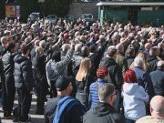 Mille braccia tese a Predappio: il ritorno inquietante del passato che non muore