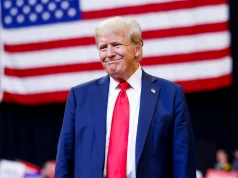 Trump strizza l’occhio a Putin e scarica Zelensky: la nuova dottrina USA fa tremare l’Europa